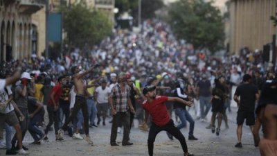 В Бейруте жители разгневаны на власти
