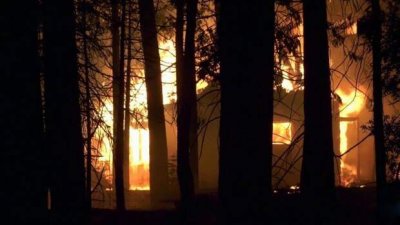 Число погибших от пожаров в США растет