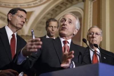 Американские сенаторы представили пакет санкций против российских властей