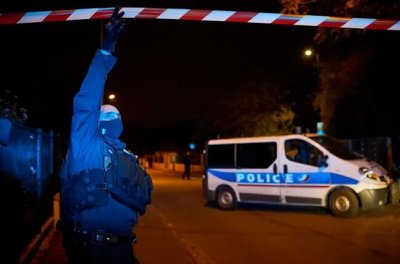 Нападение на французского учителя: отец ученицы школы «обменялся» сообщением с убийцей