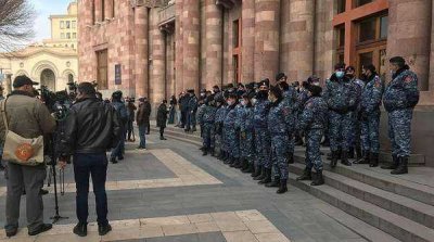 Премьер-министр Армении обвинил армию в попытке государственного переворота
