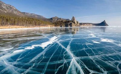 Компания Дерипаски вложится в производство воды на Байкале