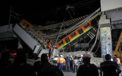 В результате обрушения эстакады метро в Мехико погибли 23 человека