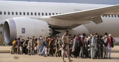 Иностранные граждане продолжают покидать Афганистан