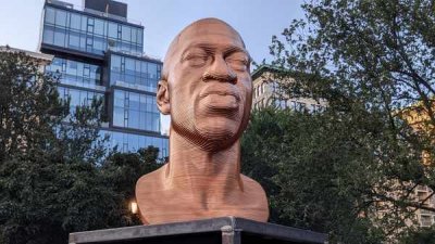 Скульптура Джорджа Флойда в Нью-Йорке снова была испорчена вандалами