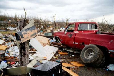 Пятьдесят человек погибло от торнадо в штате Кентукки