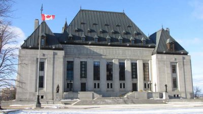Канадский суд постановил прекратить протесты дальнобойщиков