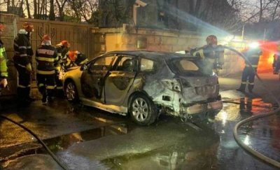 Житель Румынии протаранил забор российского посольства на машине