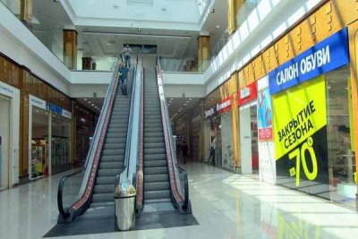 Посещаемость торговых центров упала до минимума