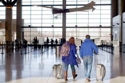 США введут проверку на наличие вируса Эбола в аэропортах