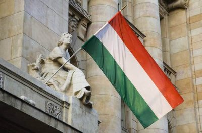 Венгрия отстаивает связи с Россией