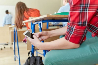 Голландские учителя поддерживают запрет на использование мобильных телефонов в классе