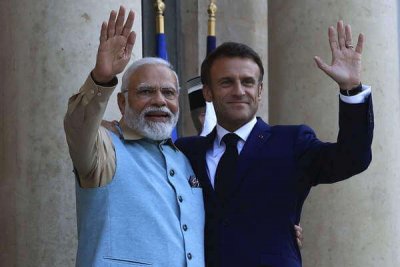 Франция и Индия объединяют усилия для достижения мира — Le Monde