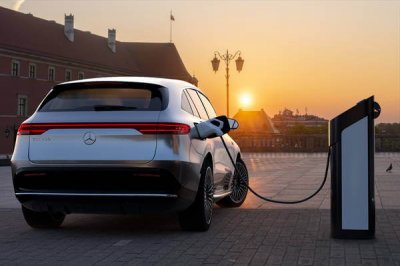 Компания Mercedes-Benz отказывается от идеи перехода на электромобили к 2030 году