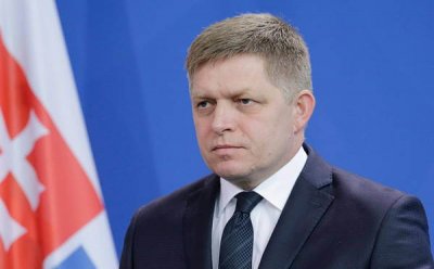 Премьер-министр Словакии находится в критическом состоянии после стрельбы в городе Хандлова