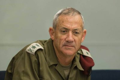 В разгар войны Бенни Ганц грозит распустить кабинет министров в Израиле