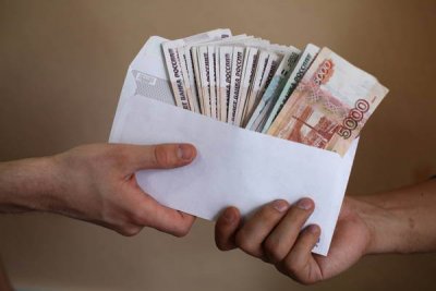 Россияне продолжают получать «серые» и «черные» зарплаты