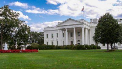 Реконструкция Белого дома: Трамп перемещает портреты предшественников