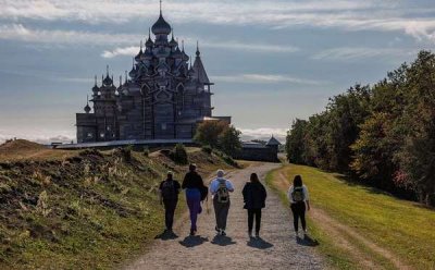 Рекордный туризм: россияне совершили более 76 миллионов поездок по стране за 10 месяцев 2025 года