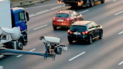 «Привилегий больше нет»: почему чиновники и судьи возмущены штрафами с дорожных камер