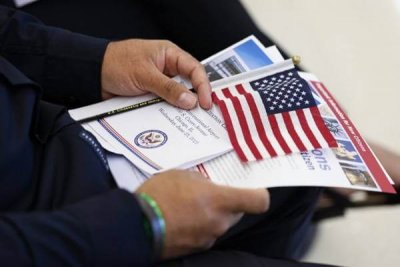 США временно остановили приём иммиграционных заявлений из 19 стран